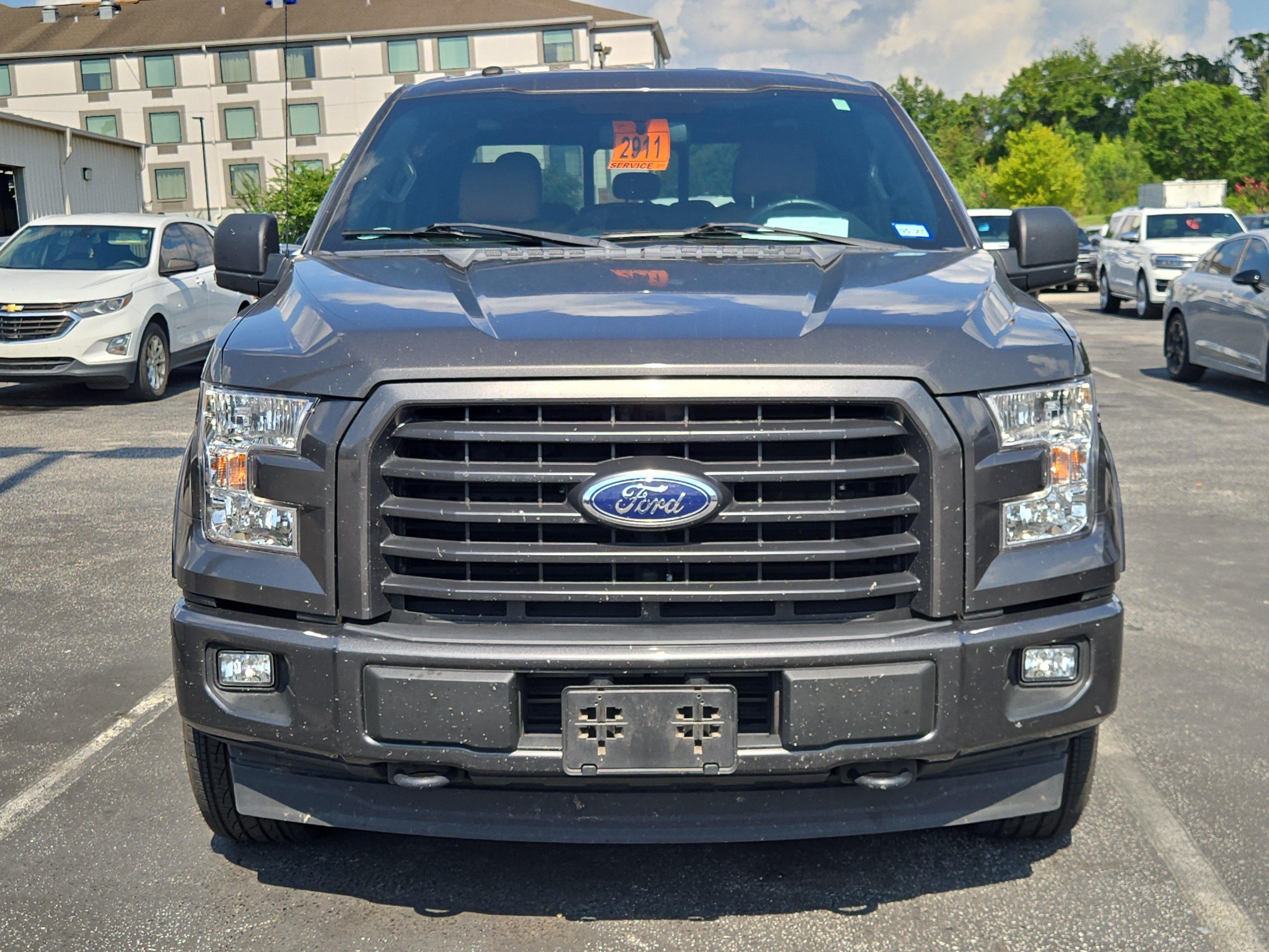 Used 2017 Magnetic Ford XLT image 2