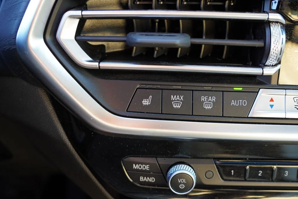 Used 2023 Alpine White BMW xDrive30i image 7