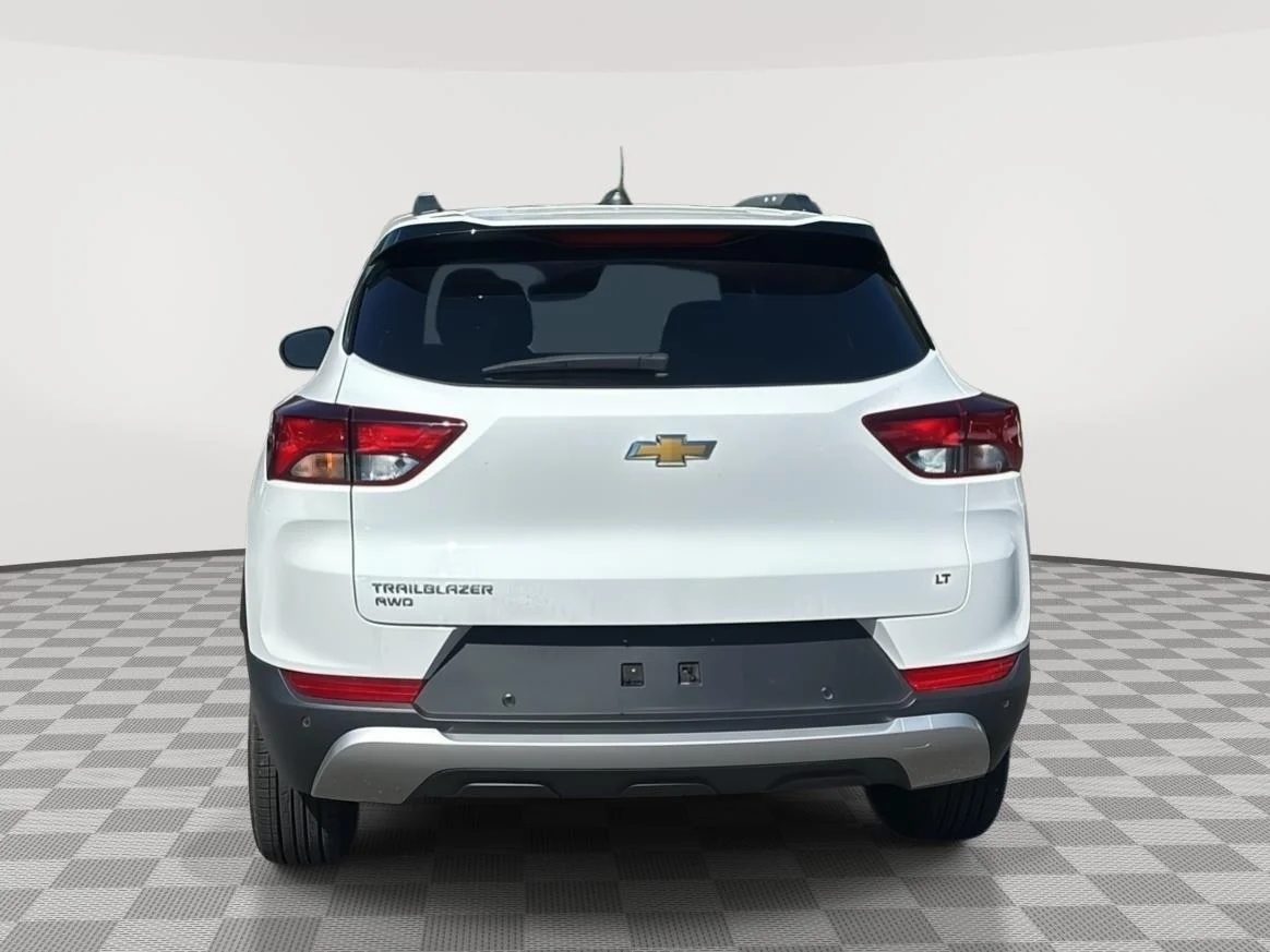 Used 2022 Summit White Chevrolet LT image 7