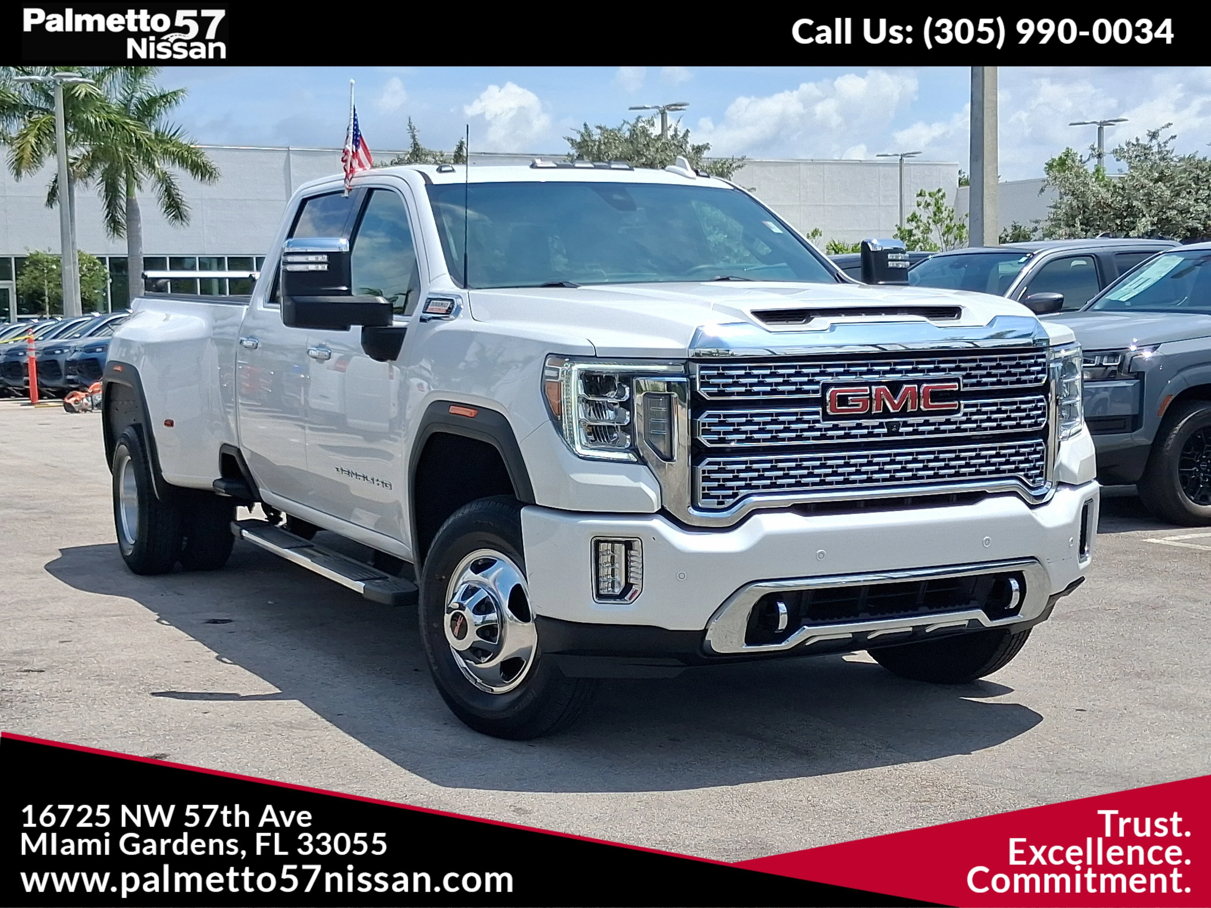 2023 GMC Sierra 4WD Crew Cab Long Box DRW Denali's photo