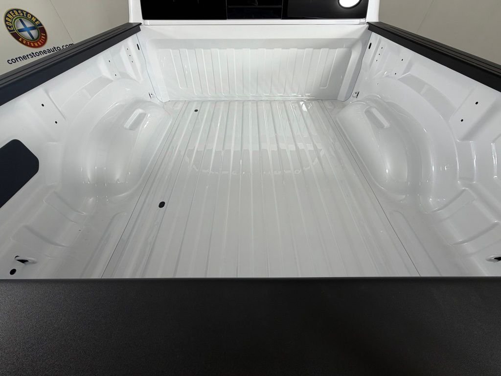 New 2026 Ivory White Tri-Coat Pearl-Coat Exterior Paint RAM Laramie image 24