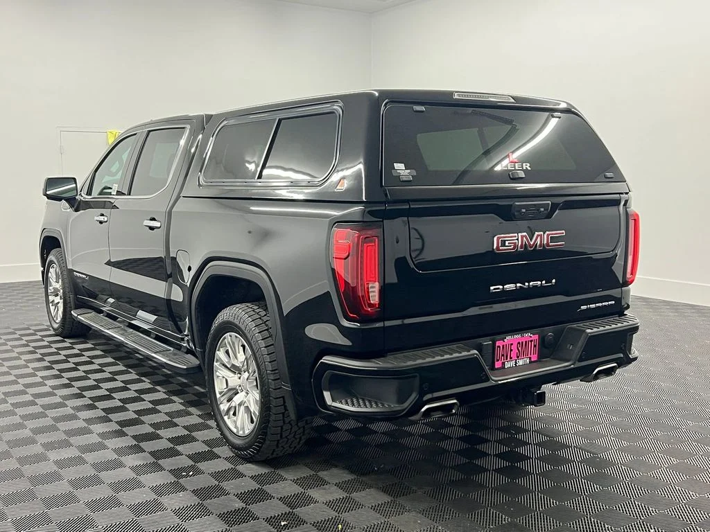 Used 2023 Onyx Black GMC Denali image 3