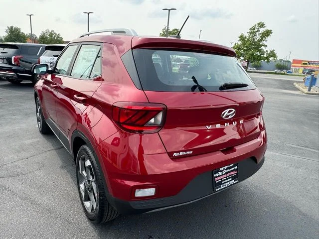 2025 Hyundai Venue SEL - Photo 8
