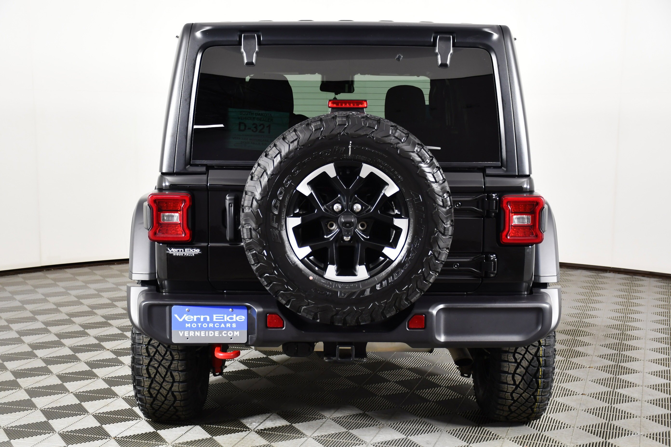 Used 2025 Black Clearcoat Jeep Rubicon image 6
