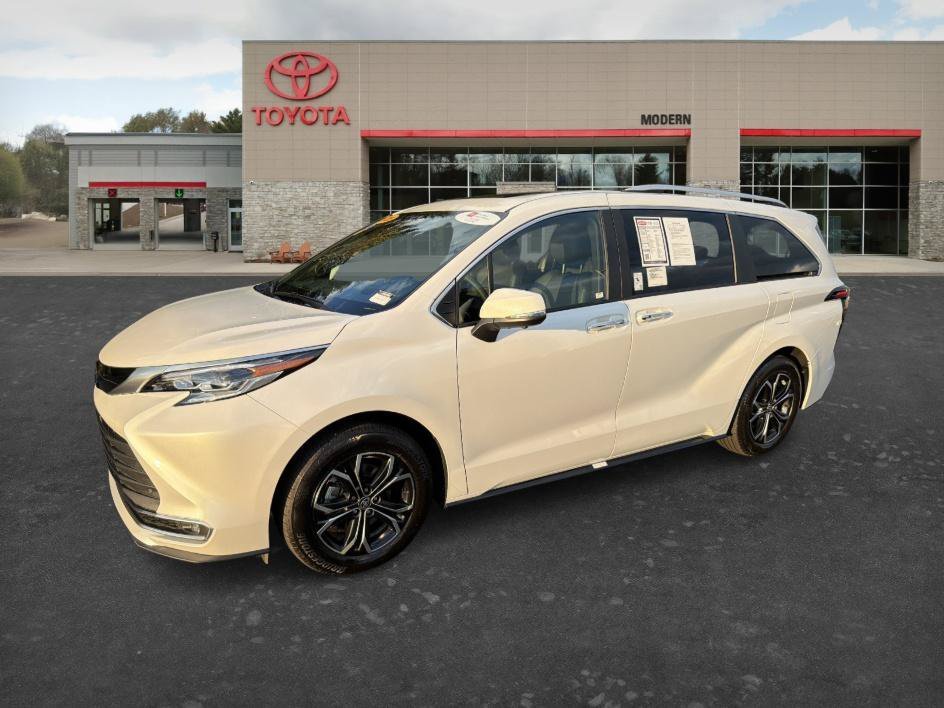 Used 2026 Wind Chill Pearl Toyota Platinum image 1