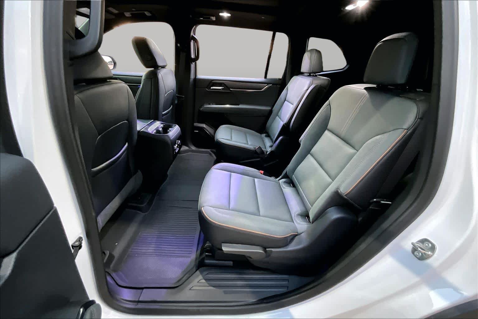 Used 2024 Summit White GMC AWD AT4 image 20