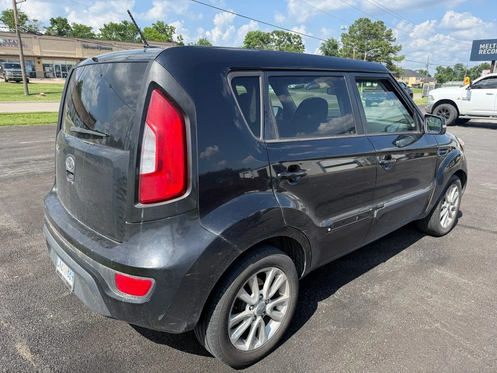 Used 2012 Gray Kia Plus image 6