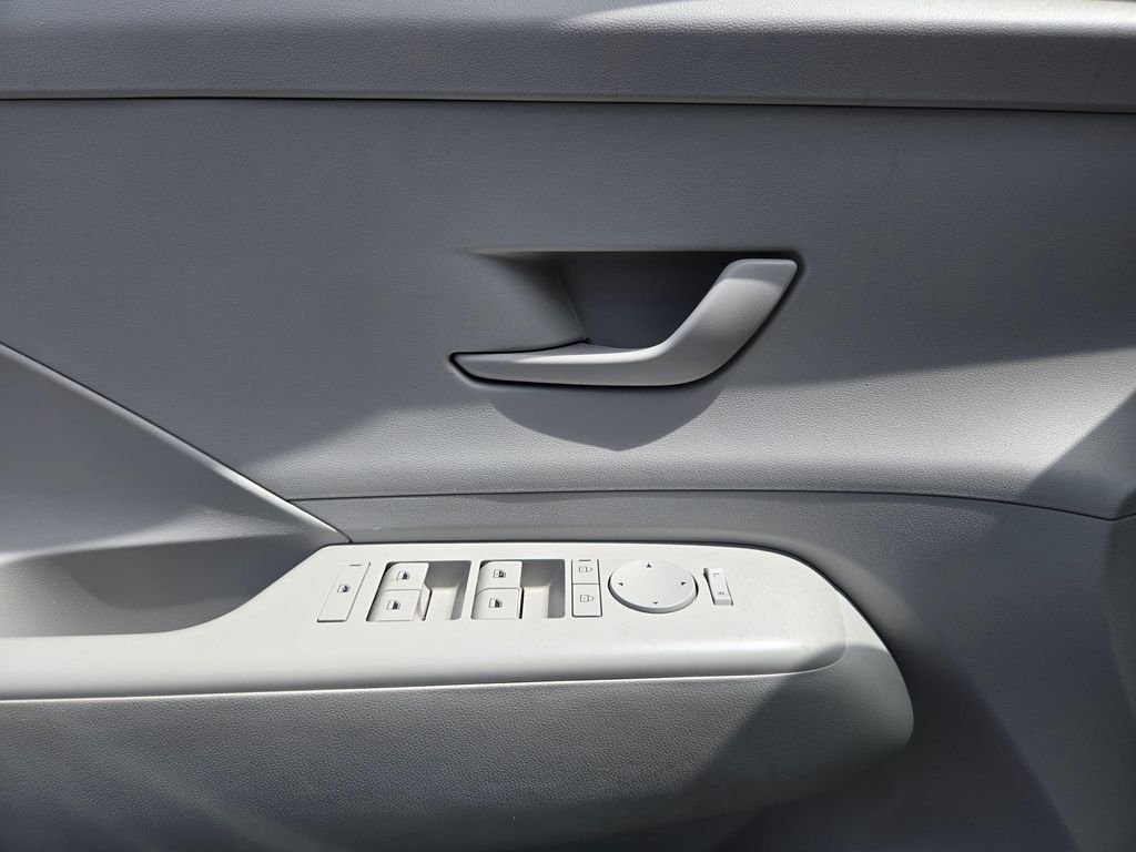 Used 2024 Atlas White Hyundai SEL image 22