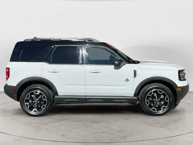 Certified Used 2025 Oxford White Ford Outer Banks image 4
