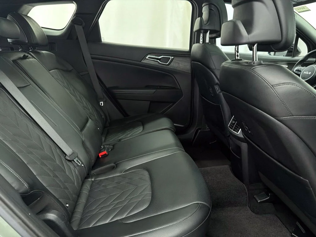 Used 2024 Green Kia X-Line image 25