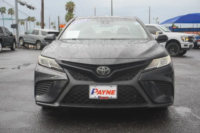Used 2019  Toyota LE image 2