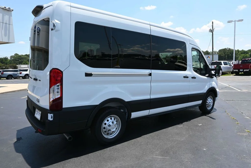 New 2026 Oxford White Ford Passenger Van XLT image 31