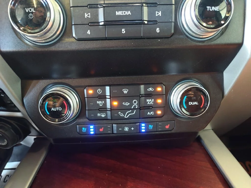 Used 2020 White Ford King Ranch image 23