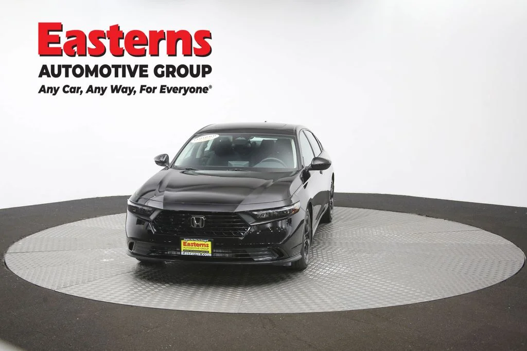 Used 2025 Black Honda SE image 53