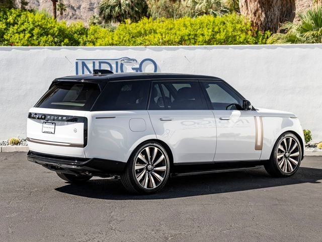 Used 2025 Icy White Gloss Land Rover SV image 6