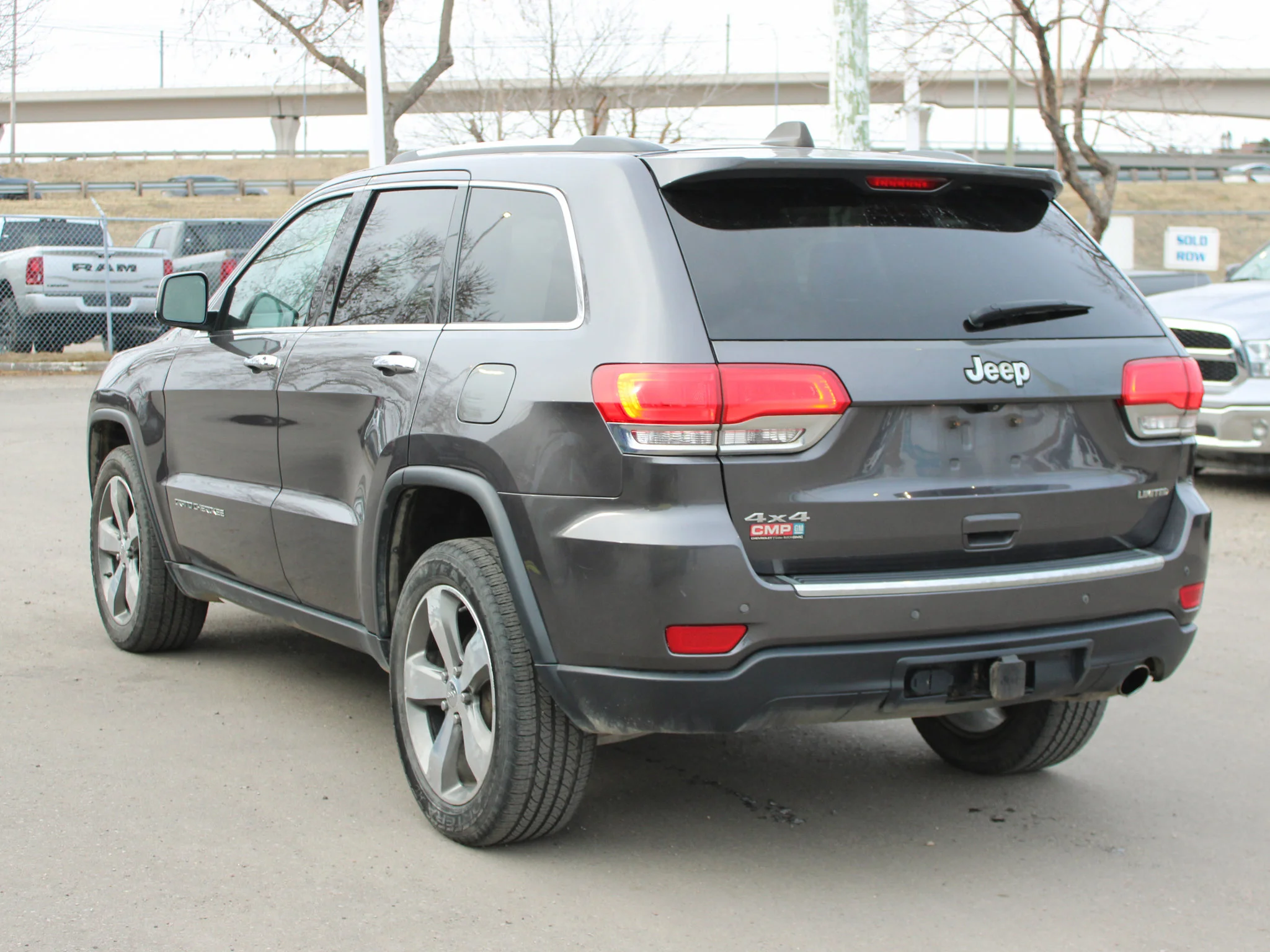 Used 2015 Grey Jeep Limited * Mechanic Special | Heated Seats | Navigation | Remote Start | V6 image 10