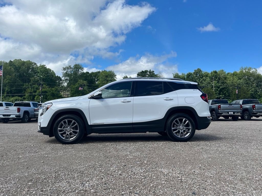 Used 2024 Summit White GMC SLT image 18