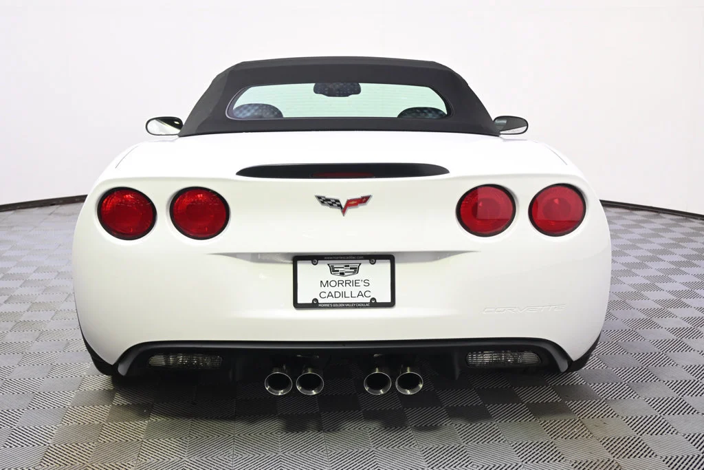Used 2011 ARCTIC WHITE Chevrolet Z16 Grand Sport w/3LT image 5