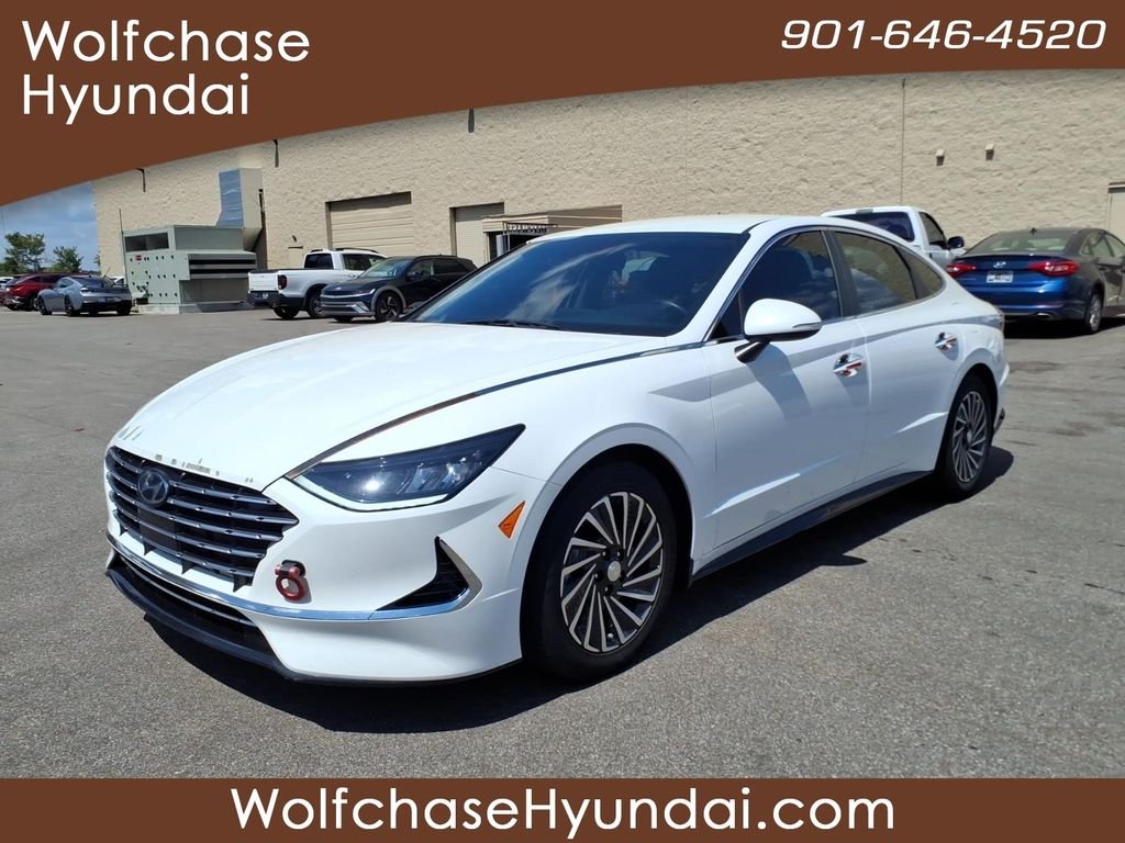 Used 2022 White Hyundai SEL image 1