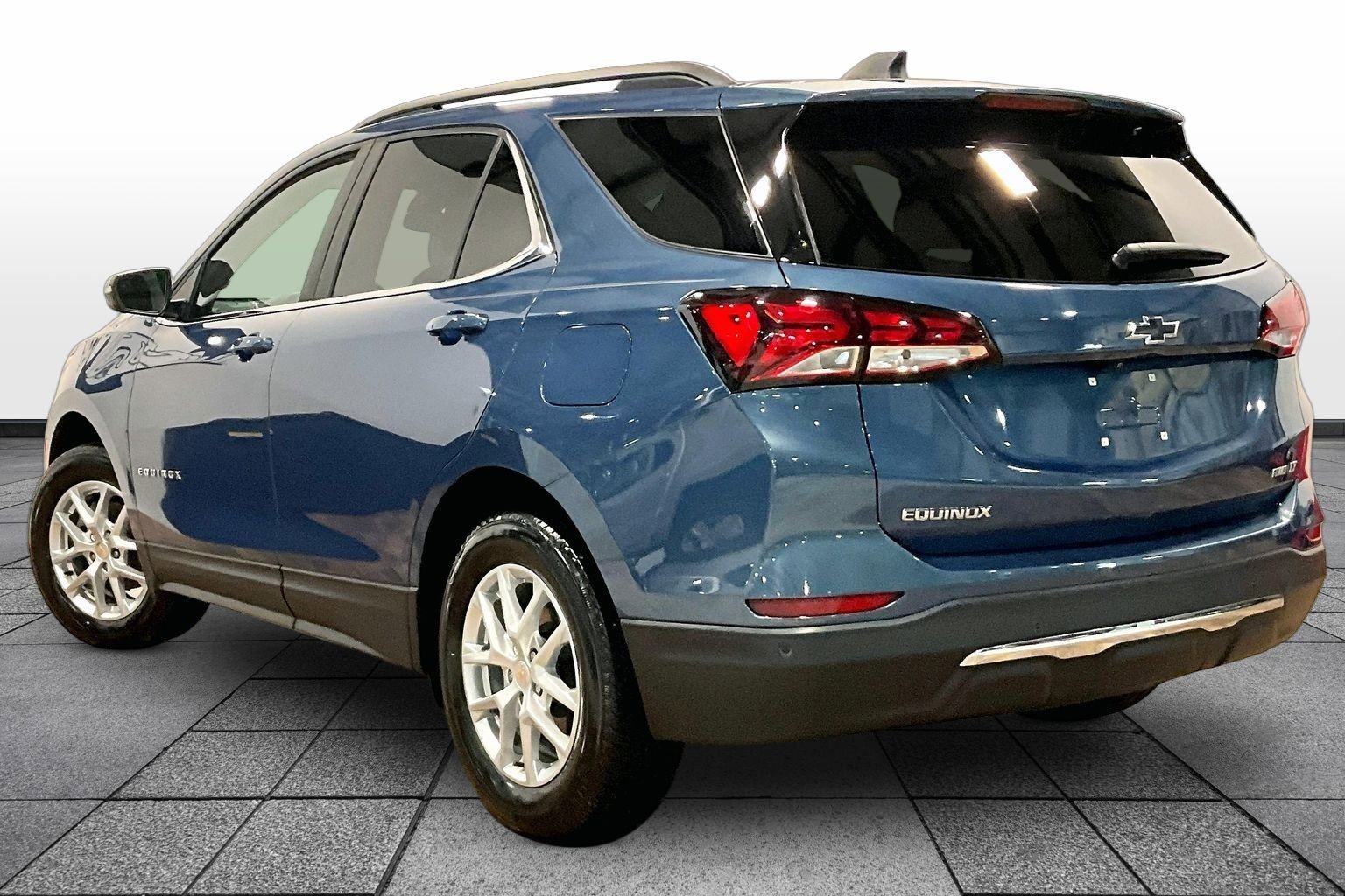 Used 2024 Chevrolet Equinox LT with VIN 3GNAXUEG9RL195035 for sale in Bluefield, WV