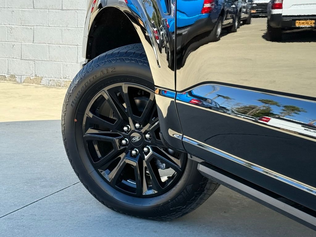 New 2025 Agate Black Metallic Ford Platinum® image 15