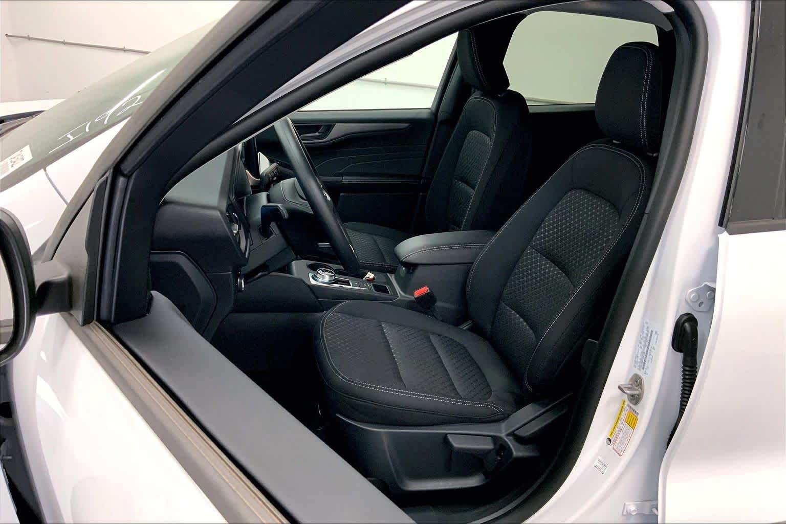 New 2026 Oxford White Ford Active® image 8