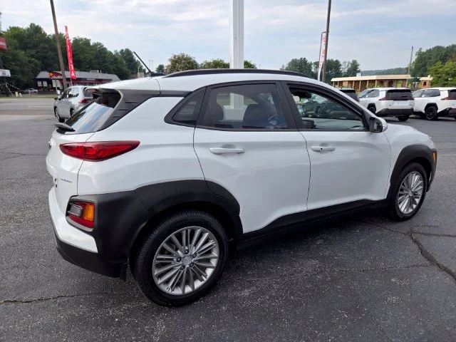 Used 2020 White Hyundai SEL image 9