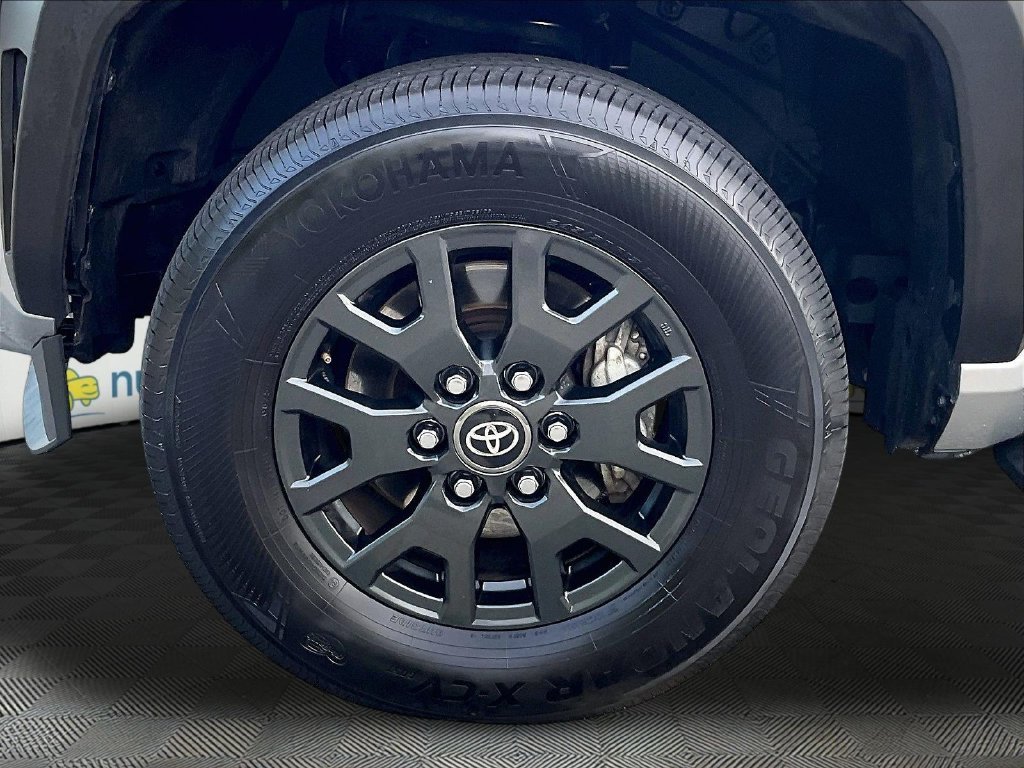 Used 2025  Toyota SR5 image 7