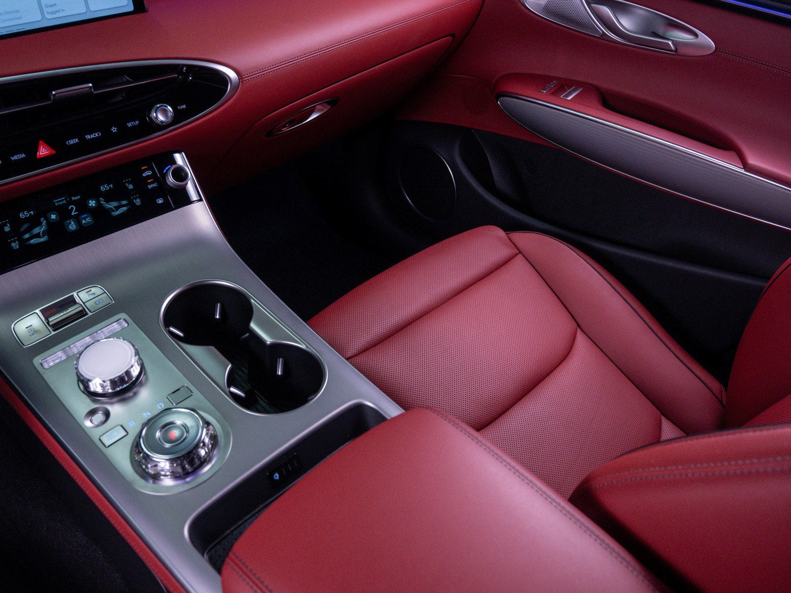 2026 GENESIS GV70 Sport Advanced - Photo 28