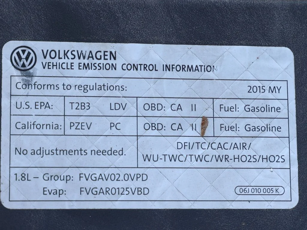 Used 2015 Gray Volkswagen 1.8T S image 28