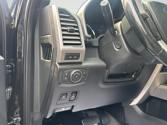 Used 2019  Ford Platinum image 28
