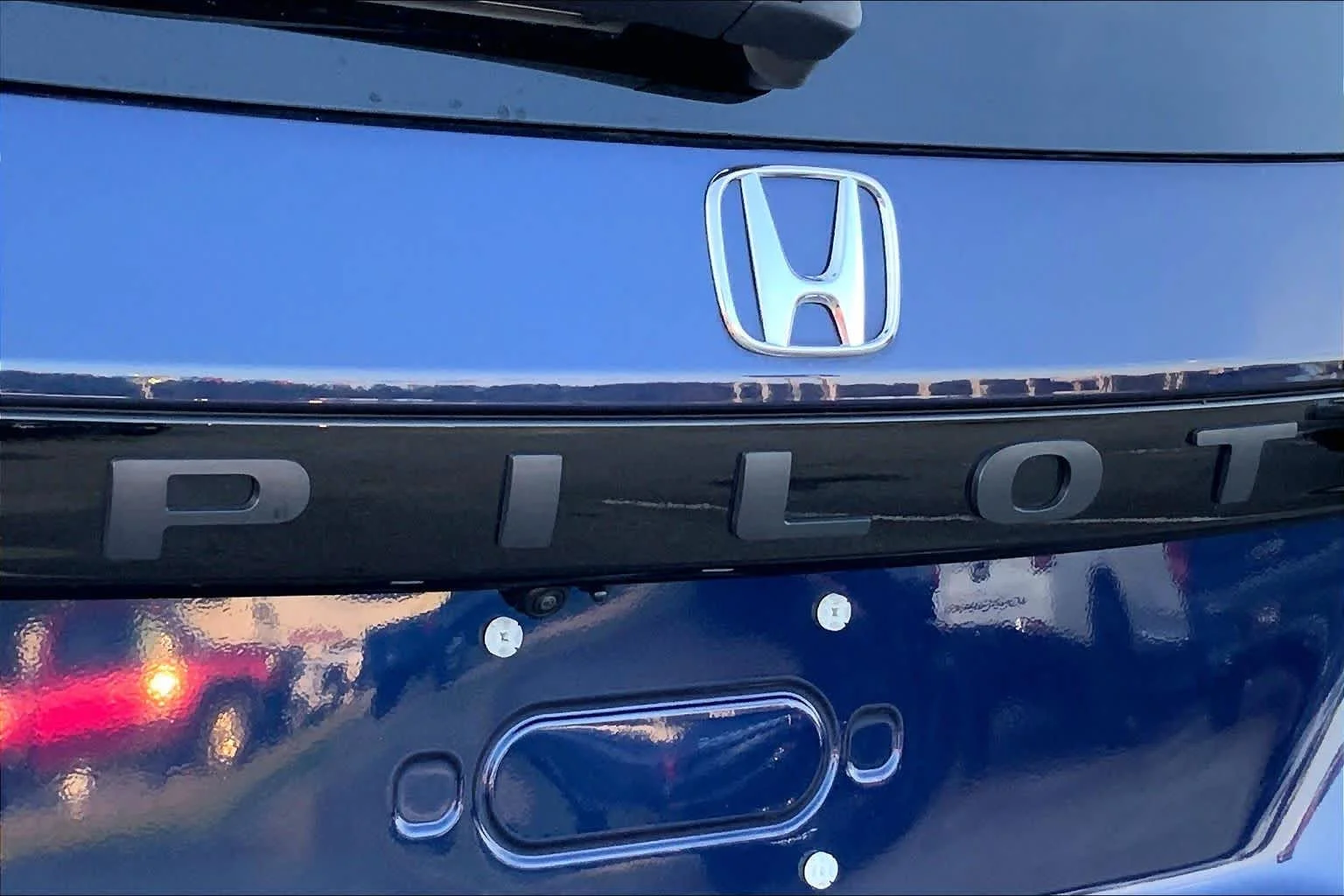 Used 2023 Obsidian Blue Pearl Honda Elite image 10