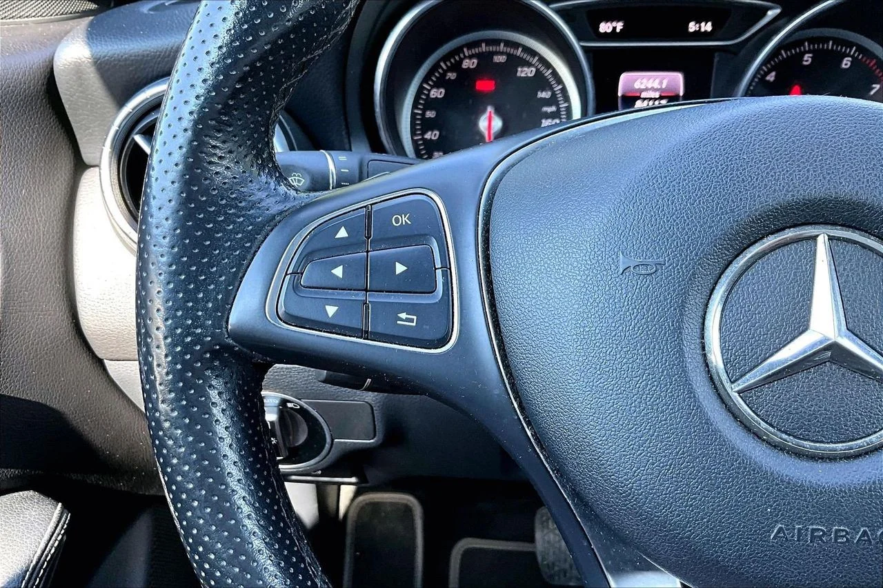 Used 2019 Gray Mercedes-Benz CLA 250 image 27