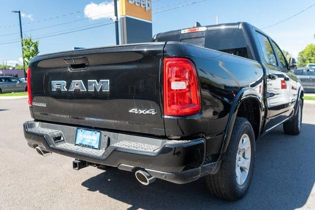 New 2026 Diamond Black Crystal Pearl-Coat Exterior Paint RAM Big Horn/Lone Star image 5