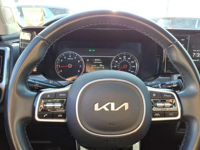 Used 2023 White Kia S image 19