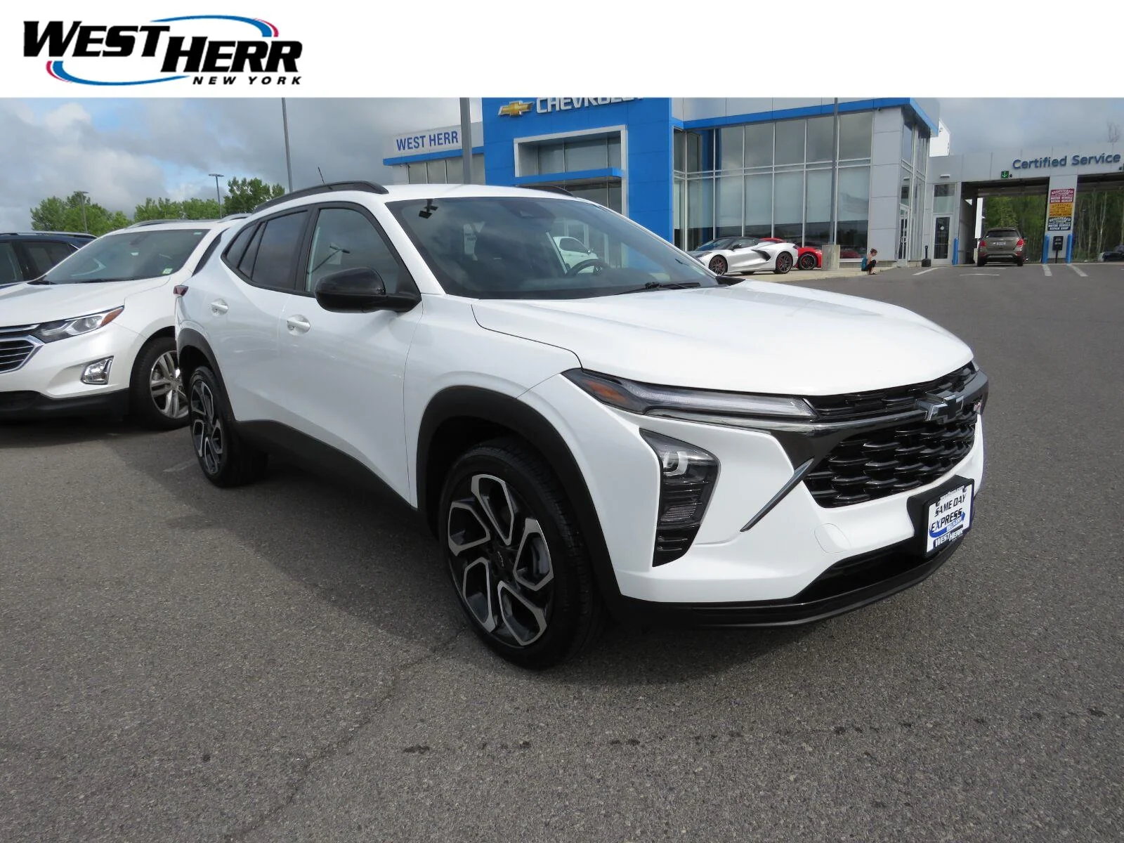 Used 2025 Summit White Chevrolet 2RS image 1