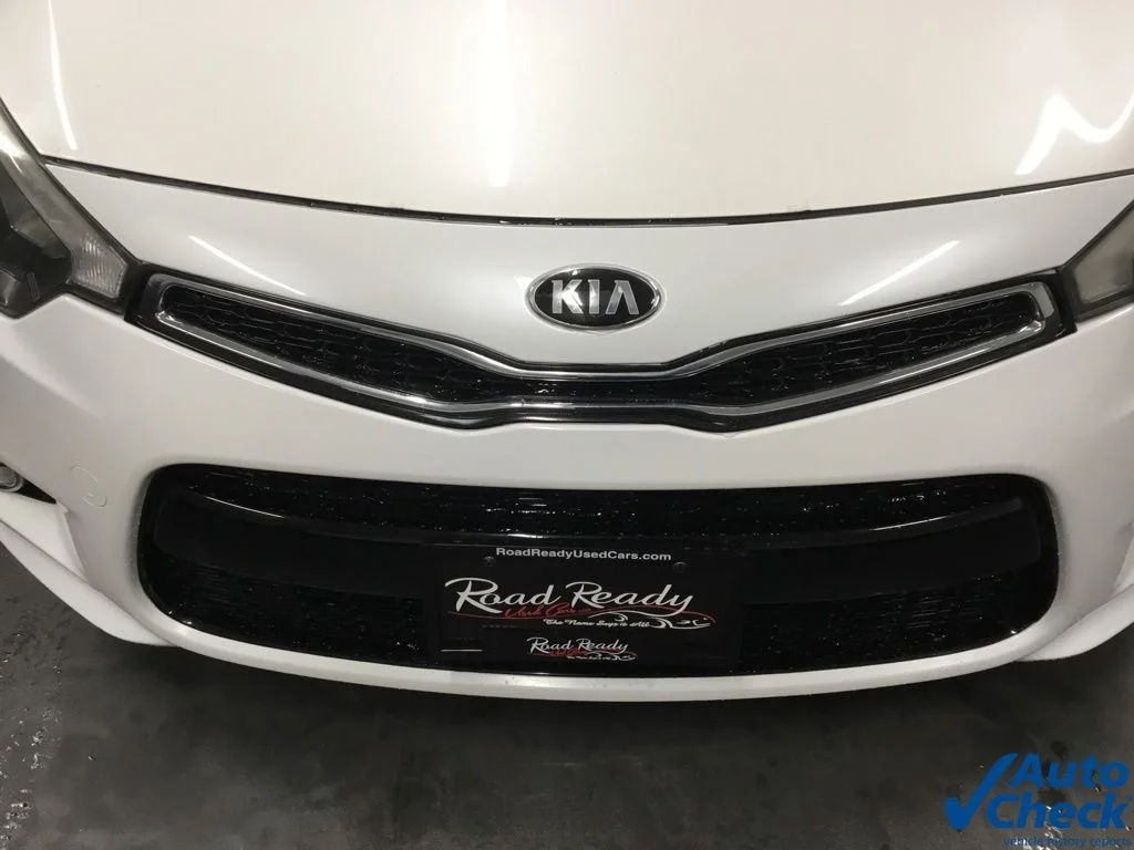 Used 2015 White Kia EX image 16