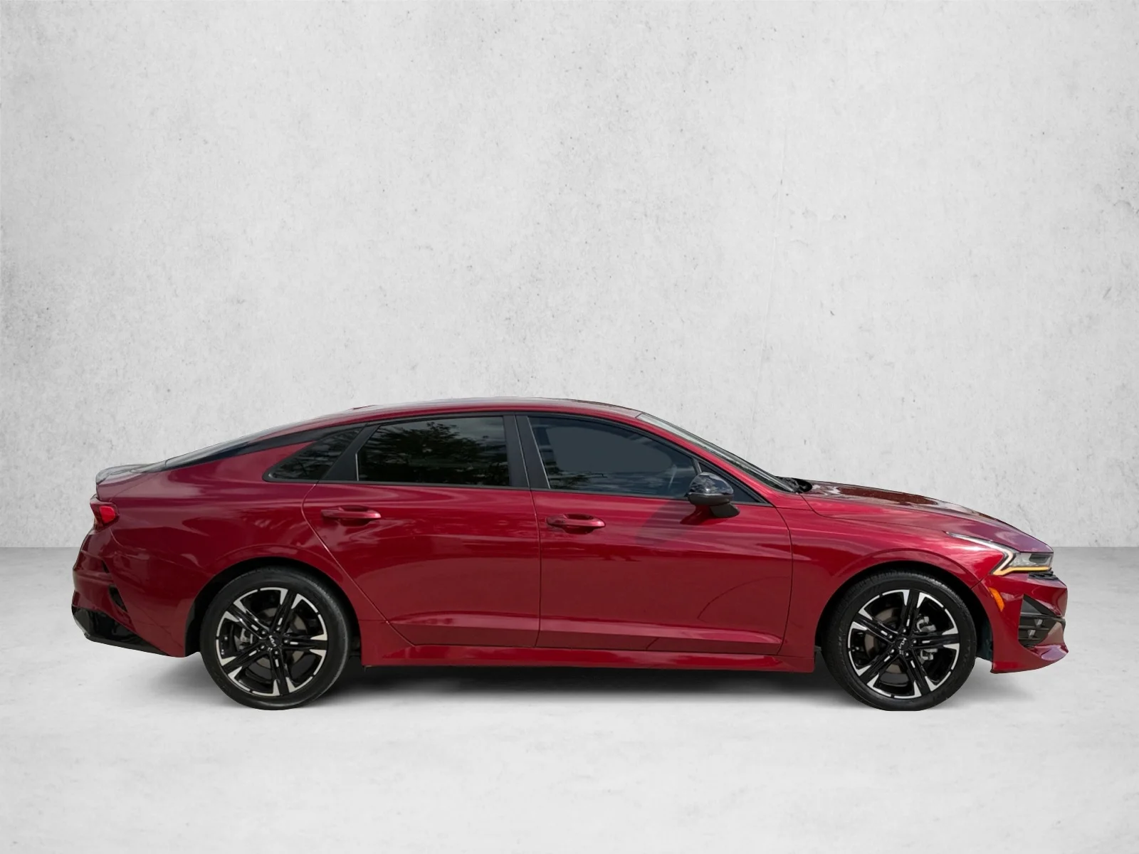 Used 2022 Passion Red Kia GT-Line image 4