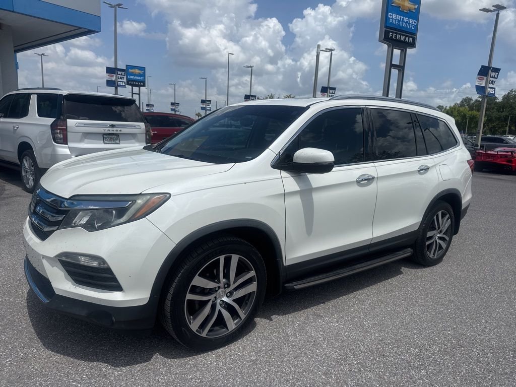 2017 Honda Pilot 4WD Elite's photo
