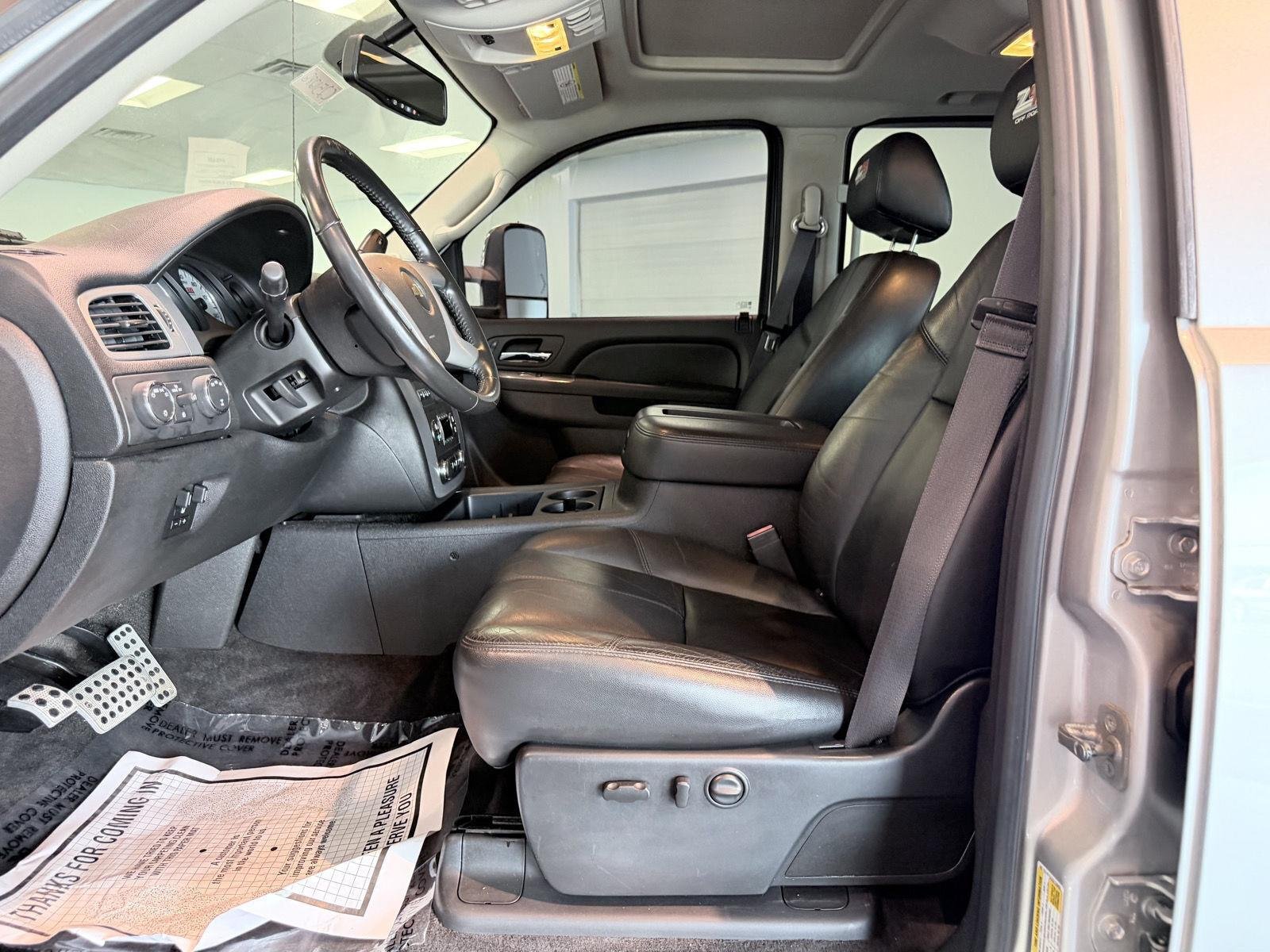 Used 2014 Silver Ice Metallic Chevrolet LTZ image 32