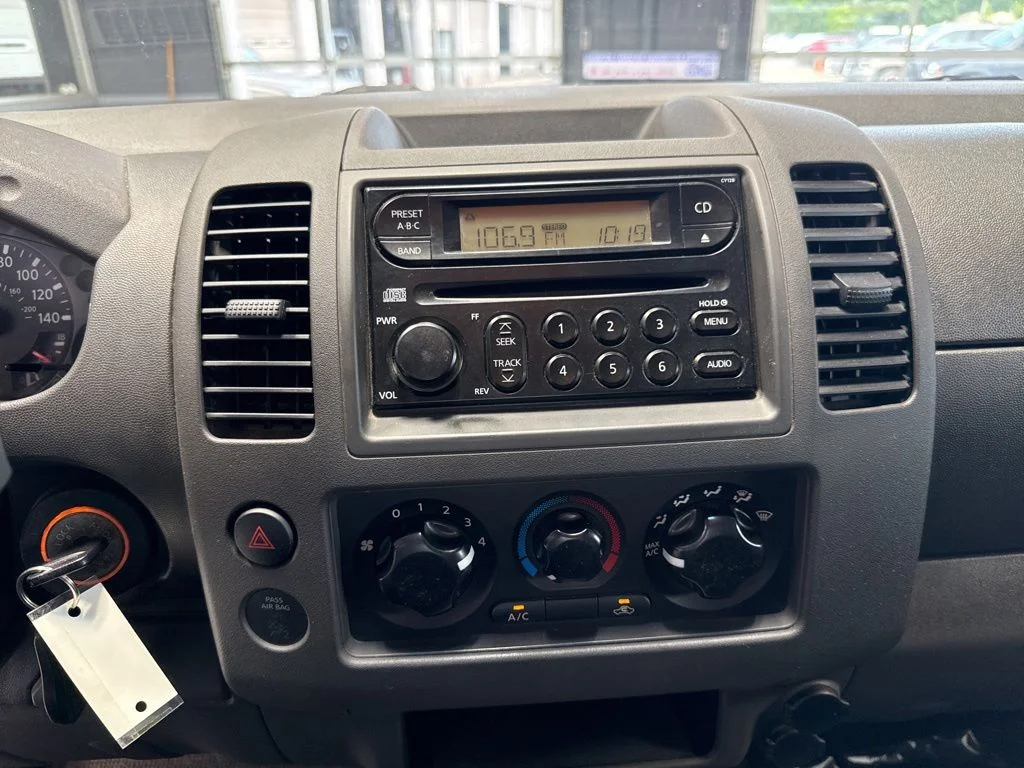 Used 2007 Silver Nissan SE image 14