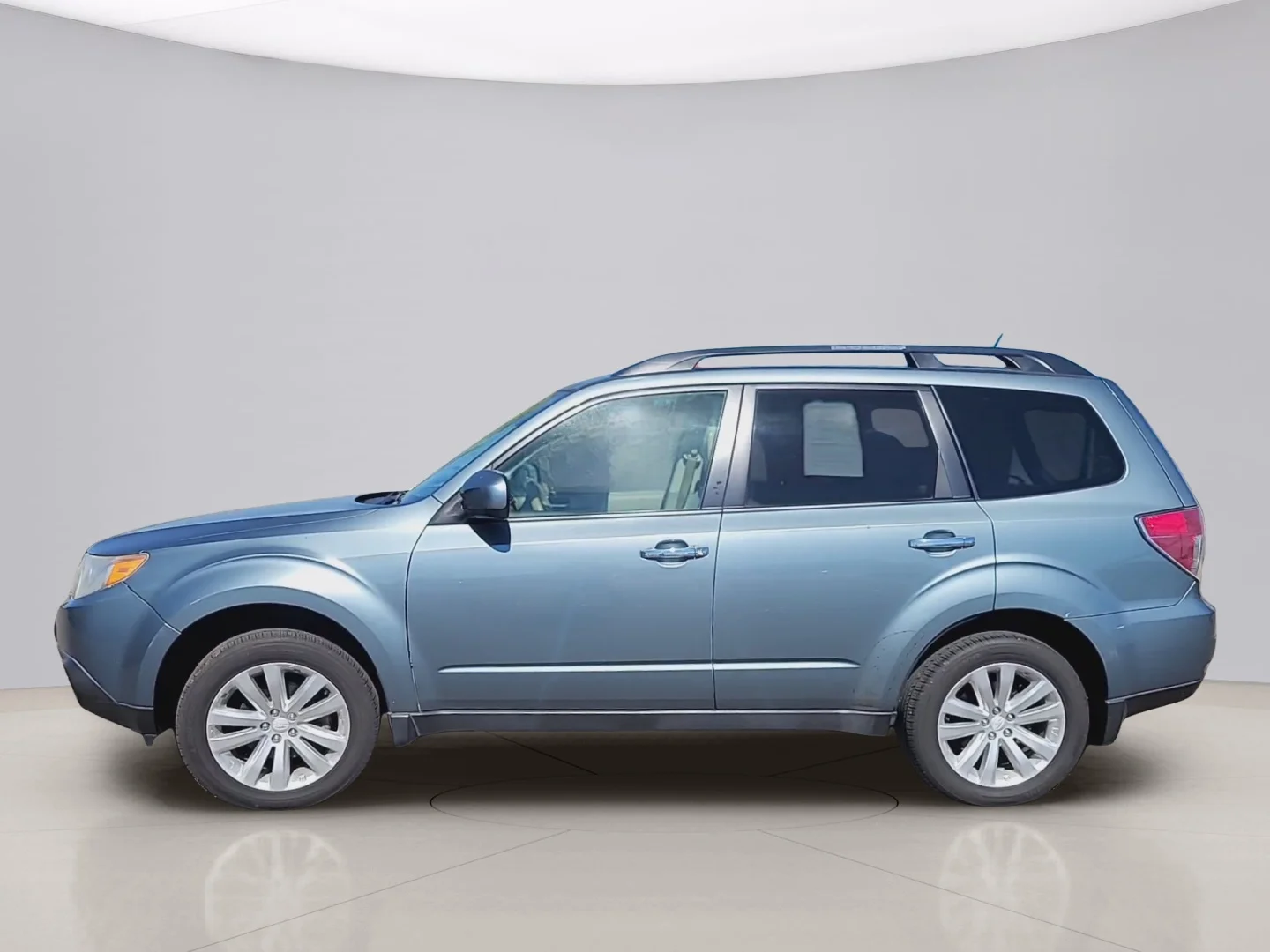 Used 2013 Blue Subaru 2.5X PREM image 2