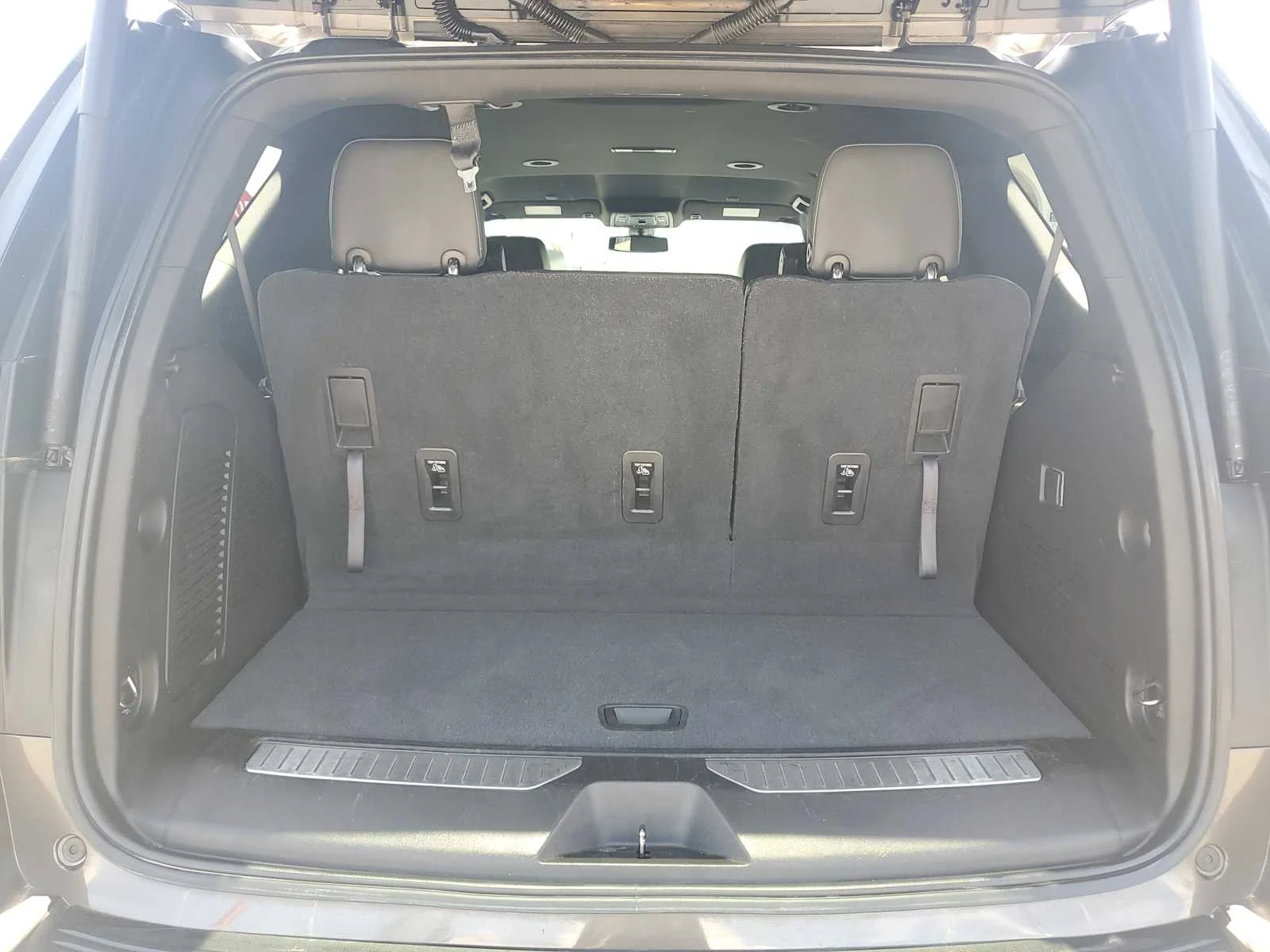 Used 2021 GRAYWOOD METALLIC Chevrolet Z71 image 5