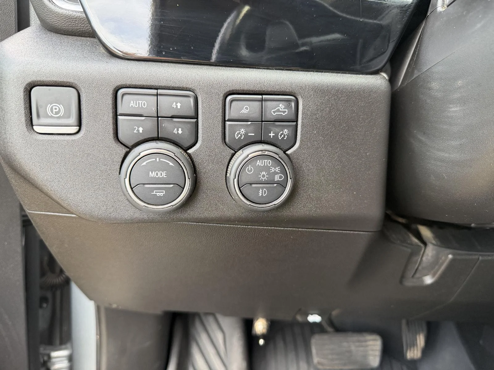 Used 2025 gray Chevrolet RST image 14