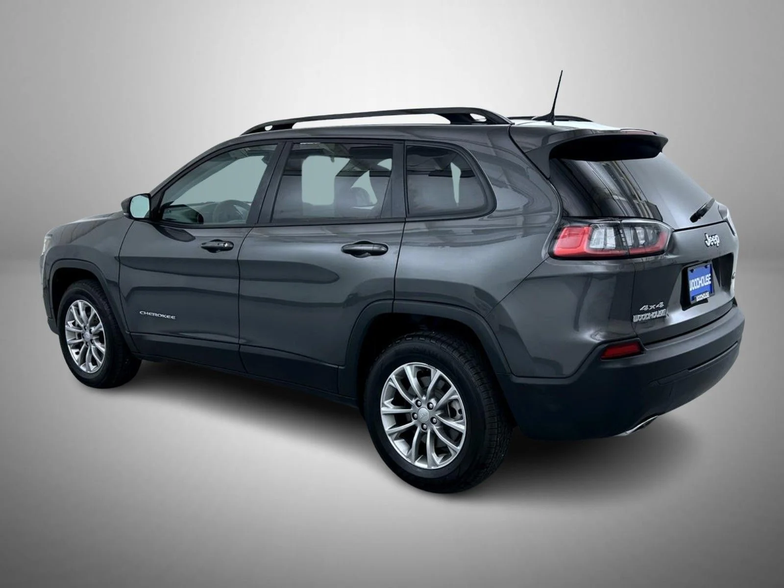 Used 2022 Gray Jeep Latitude Lux image 7