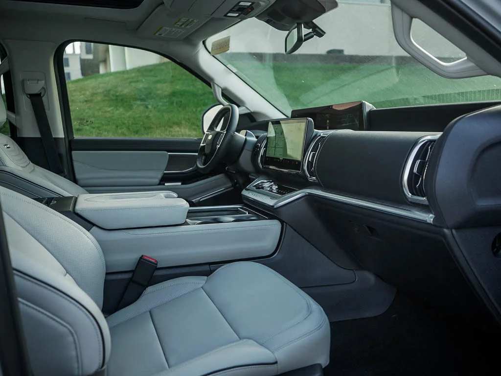 New 2026 Space Silver Metallic Ford MAX Platinum® image 11