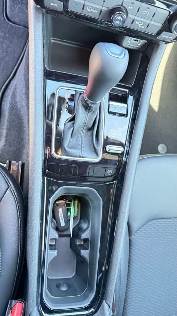 New 2026 Bright White Clearcoat Jeep Latitude image 17