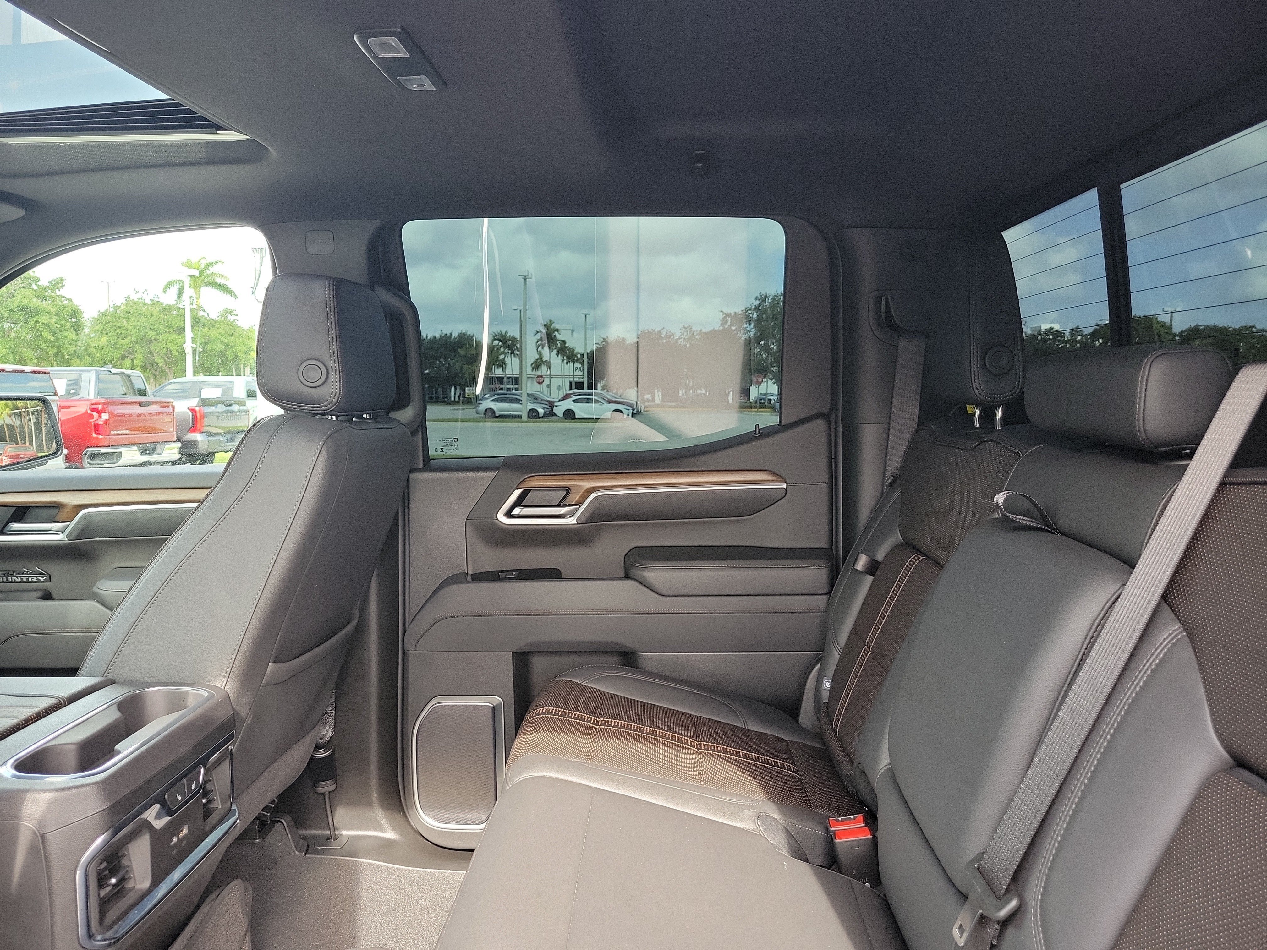 Used 2025 Black Chevrolet High Country image 13