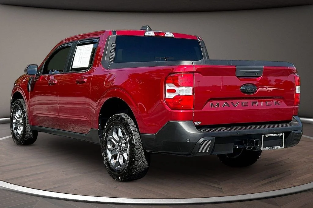 Used 2025 Red Ford XLT image 4