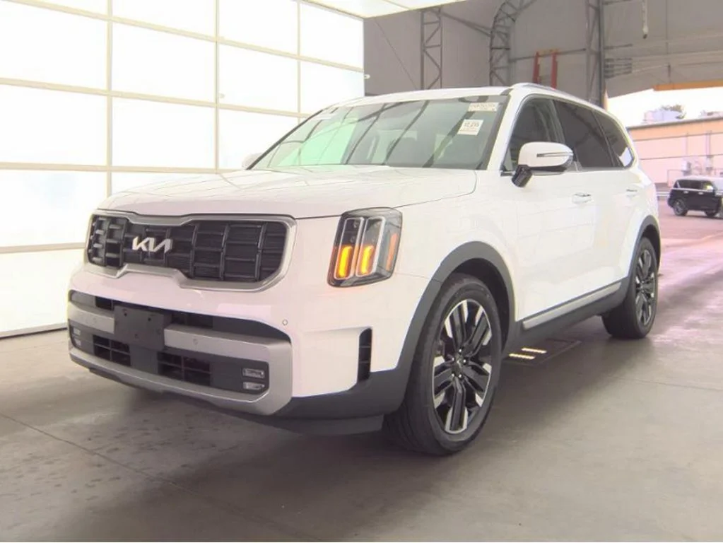 Used 2024 White Kia SX image 2